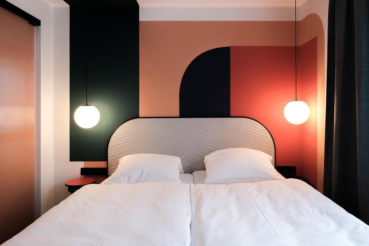Hotel The Dot | 24/7 Checkin München